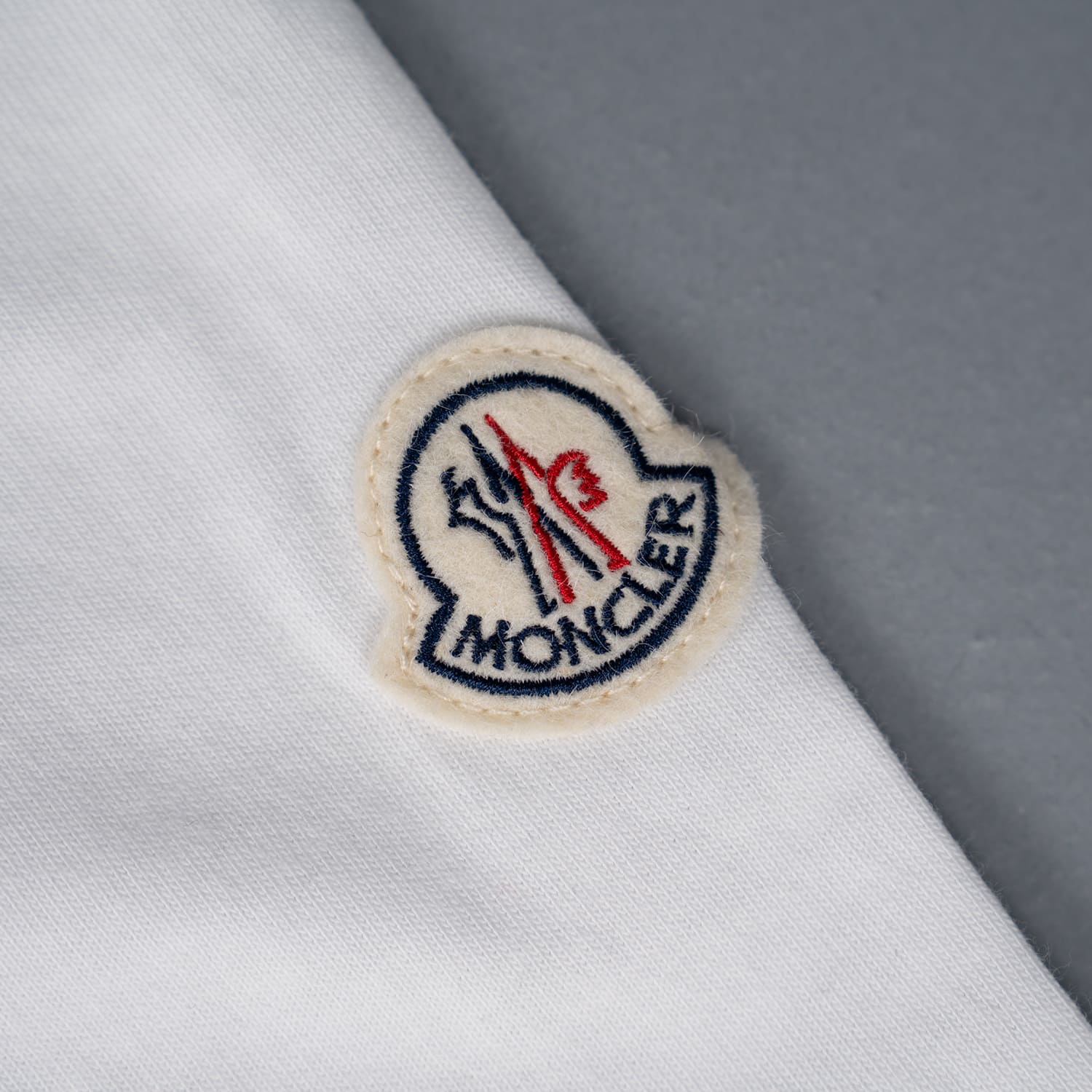 White Shark Logo Cotton T-Shirt - Image 5